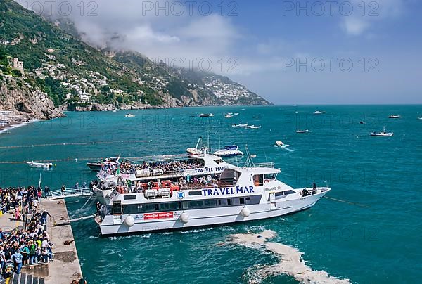 Excursion boats at the jetty, Positano