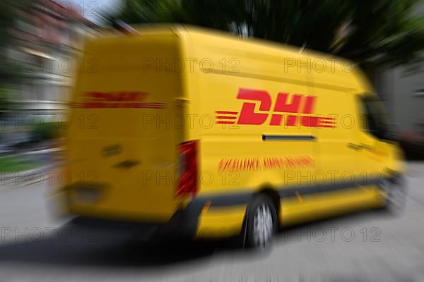 Wipe DHL Delivery Truck,