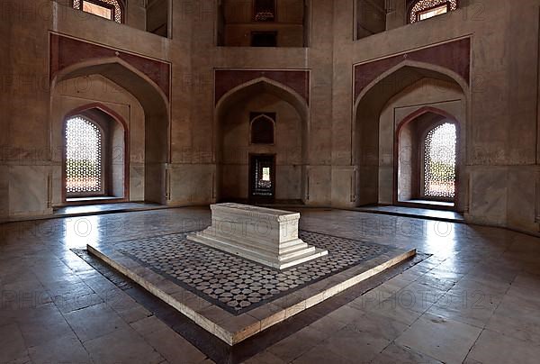 Sarcophagus in Humayun's Tomb