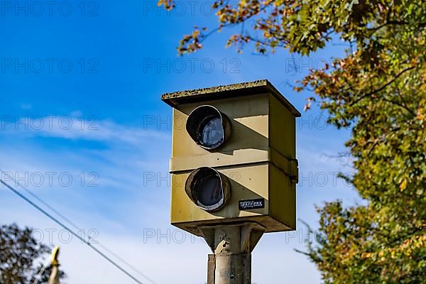 Older radar unit for speed measurement