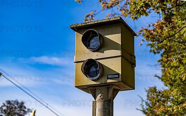 Older radar unit for speed measurement