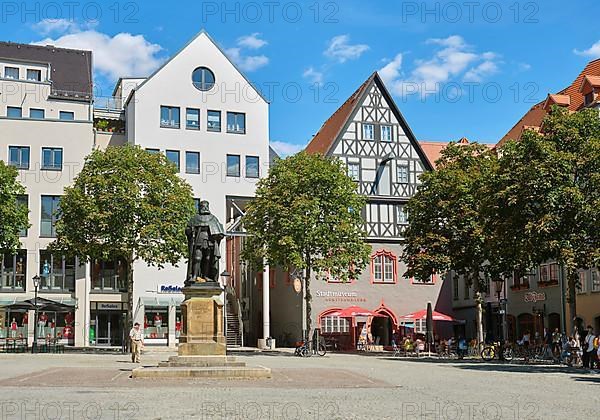 Market with Hanfried Monument and City Museum