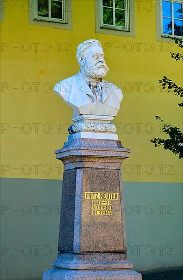 Monument to Fritz Reuter