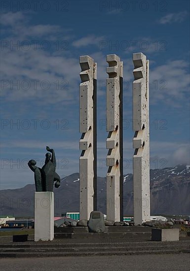 Monument to the fishermen left at sea in Hoefn