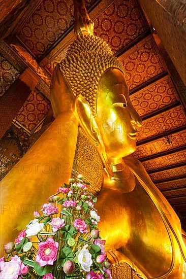Reclining Buddha face. Wat Pho