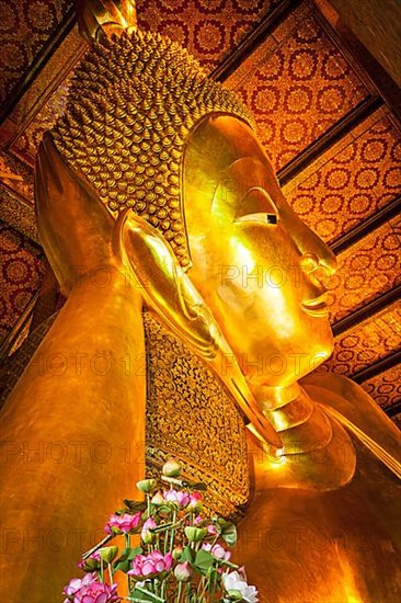 Reclining Buddha face. Wat Pho