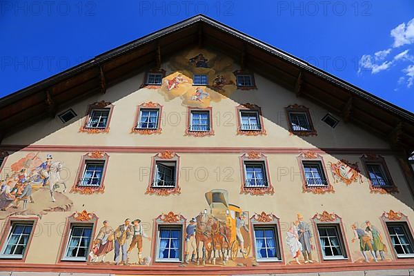 House facade with Lueftlmalerei