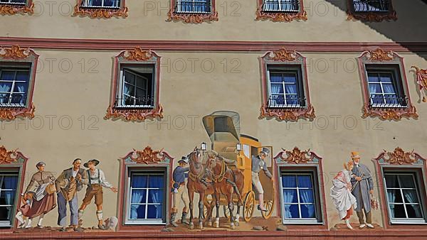 House facade with Lueftlmalerei