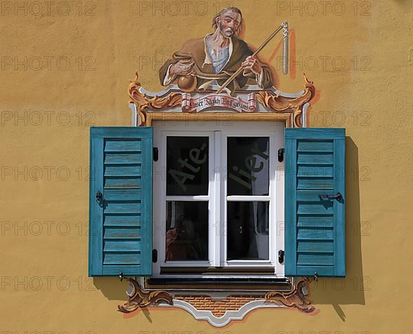 House facade with Lueftlmalerei