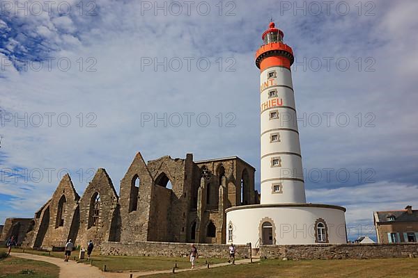 At La Pointe Saint-Mathieu