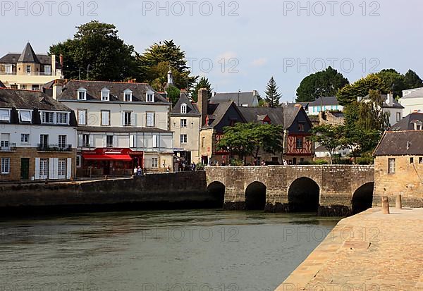 Auray