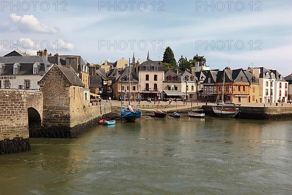 Auray