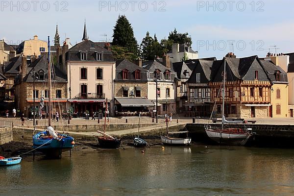 Auray