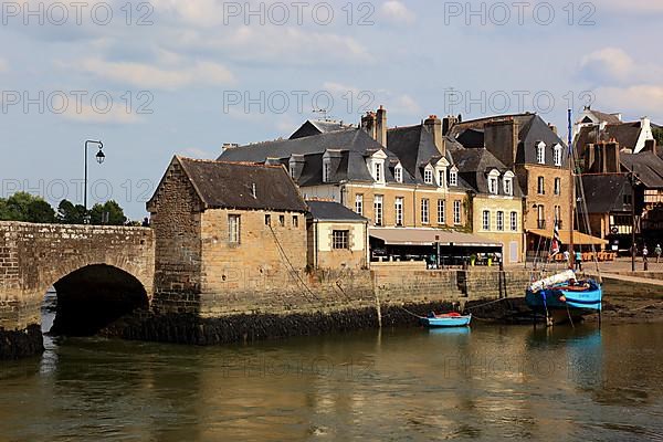 Auray