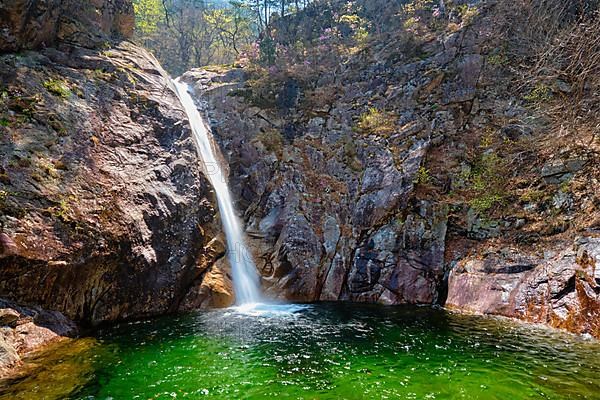 Biryong Falls Waterfall in Seoraksan National Park