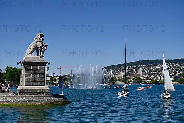 Zueri Leu and fountain