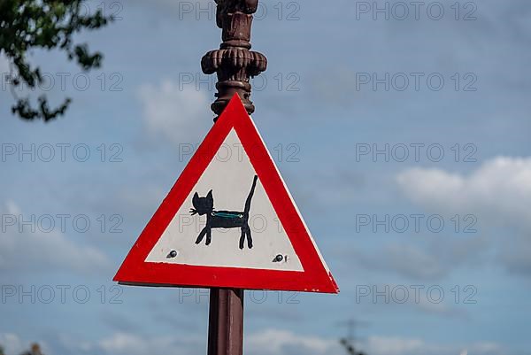 Curious traffic sign