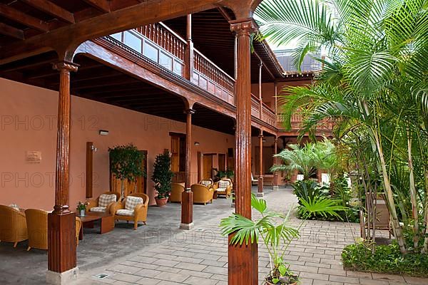 Patio of Hotel La Quita Roja