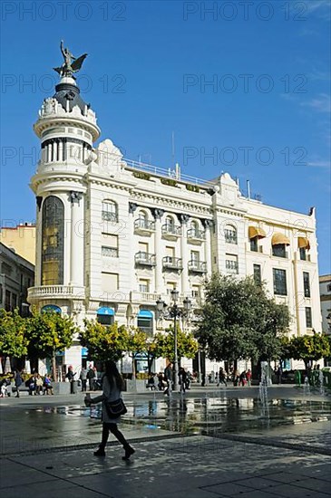 Edificio de La Union y el Fenix