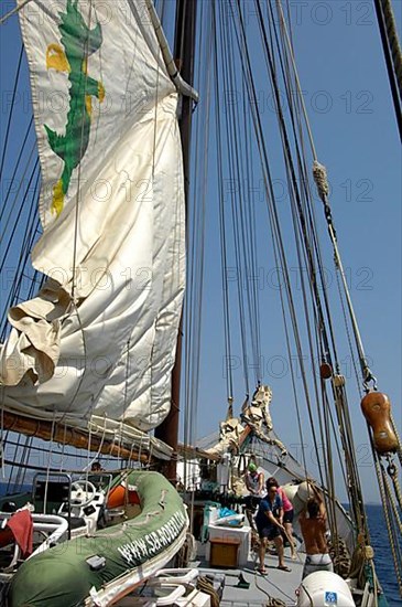 Sailing ship