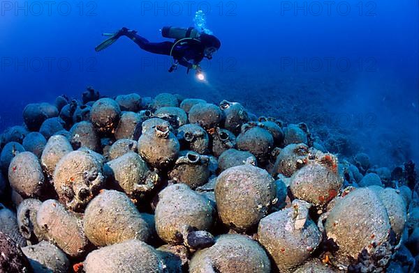 Diver with amphorae