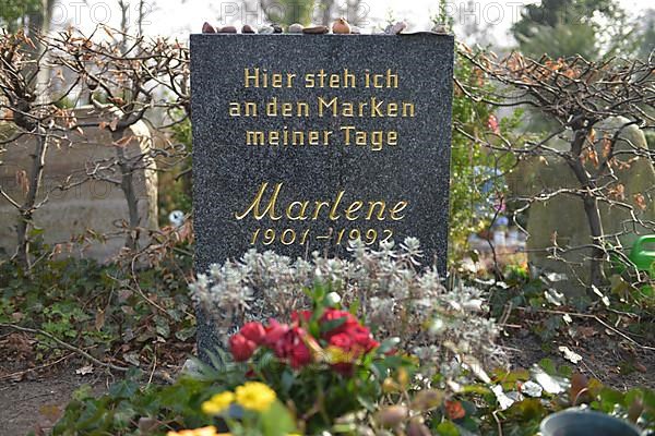 Marlene Dietrich Grave