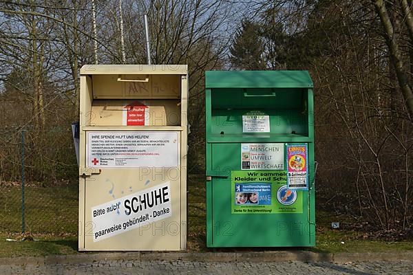 Old clothes container