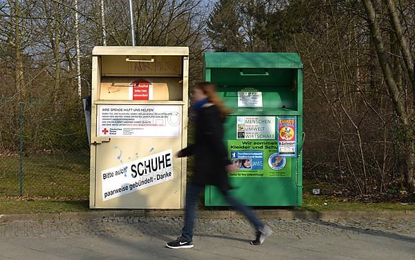 Old clothes container