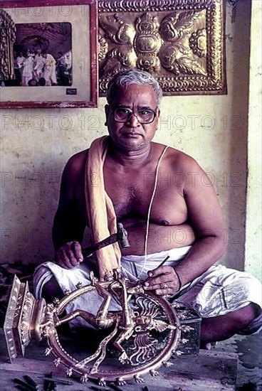 Arunajadeswara sthapathi making bronze Natarajar Nataraja in kumbakonam