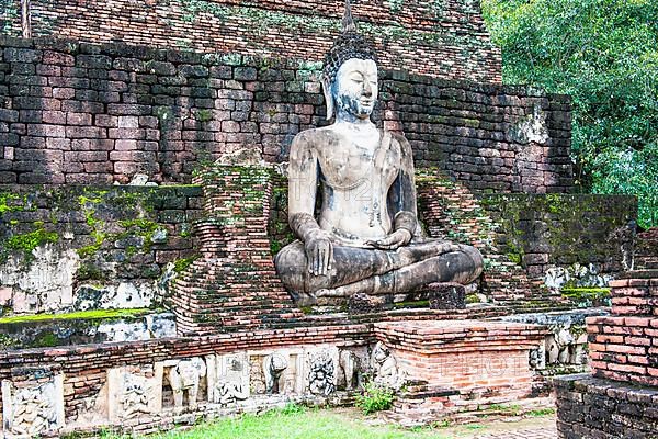 Wat Mahathat Temple Complex