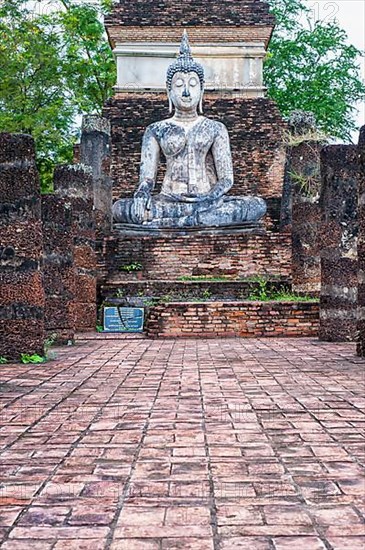 Wat Mahathat Temple Complex