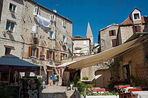 Houses in Mornarska Street