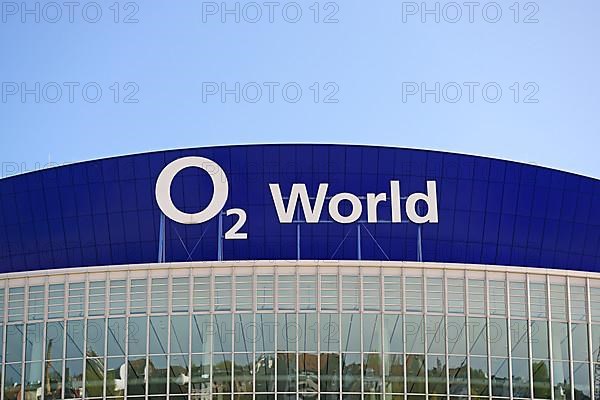 O2World lettering