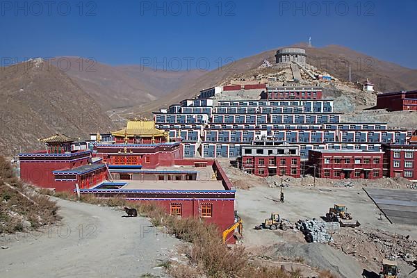 Reconstruction in the Yushu New Thrangu Gompa of the Tibetan Thrangu Monastery after the 2010 earthquake in Yushu