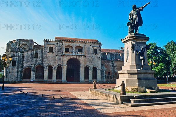 Columbus Statue and Cathedral