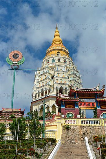 Pagoda of Ten Thousand Buddhas