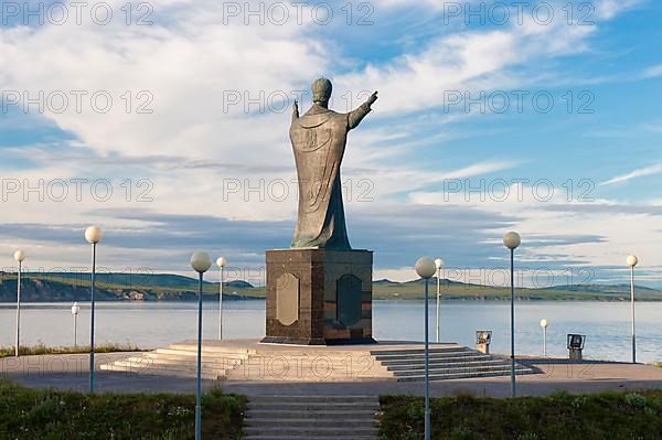 Saint Nicholas statue