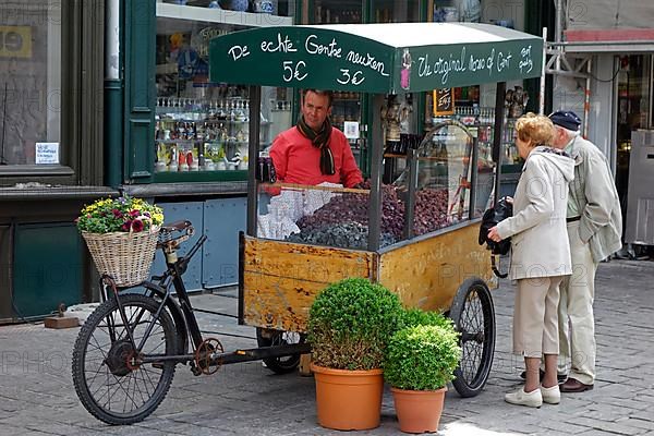 Carrier tricycle with Ghent noses