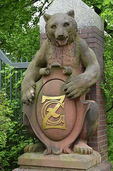 Bear sculpture