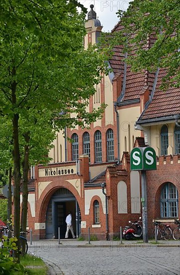 Nikolassee S-Bahn station