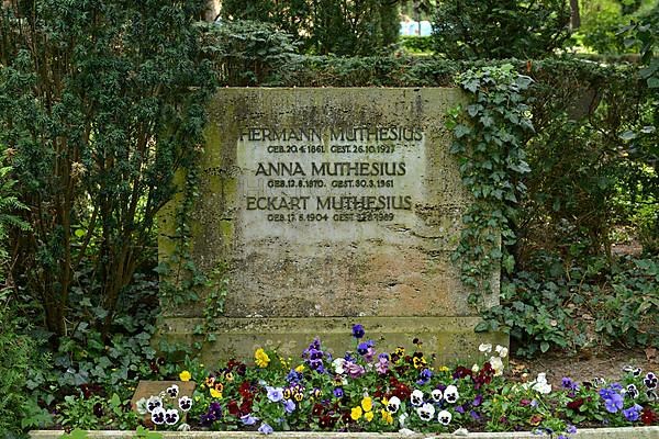 Grave Hermann Muthesius