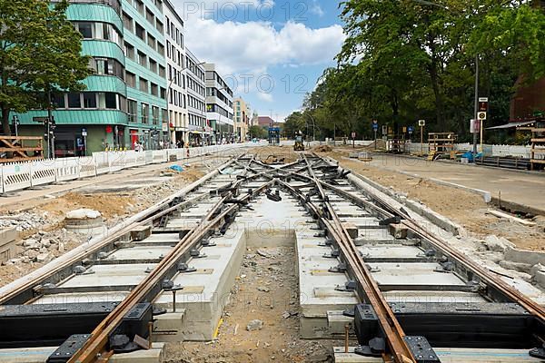 Berlin's largest and 77-tonne switch