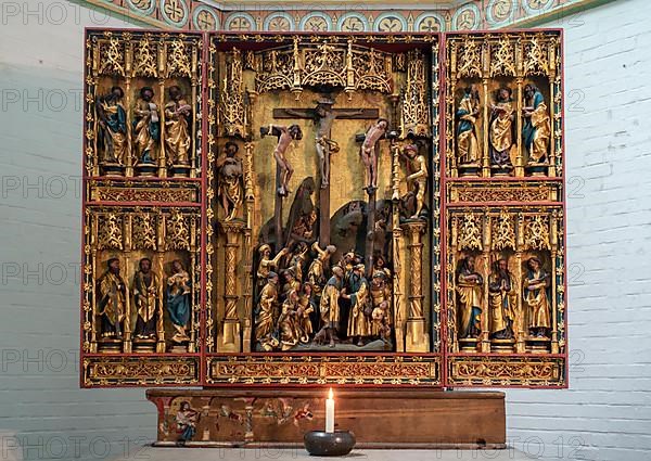 Altar in a side wing of the main Protestant church St. Johannis