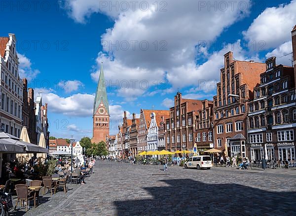 Am Sande square with the main Protestant church of St. Johannis