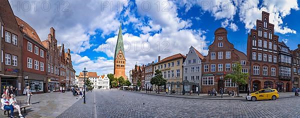 Am Sande square with the main Protestant church of St. Johannis