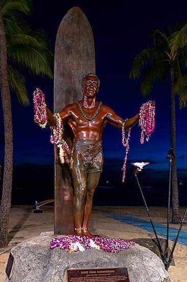 Duke Paoa Kahanamoku Statue