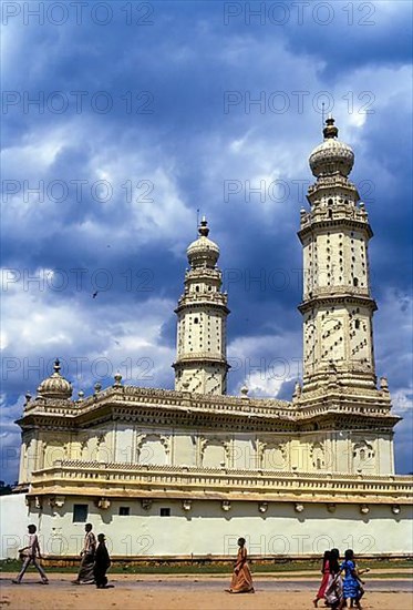 Jama Masjid was constructed by Tipu Sultan in 1784 at Srirangapatna near Mysuru Mysore
