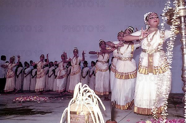 Mohiniyattam Mohiniattam