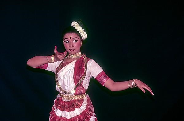 Mohiniyattam Mohiniattam