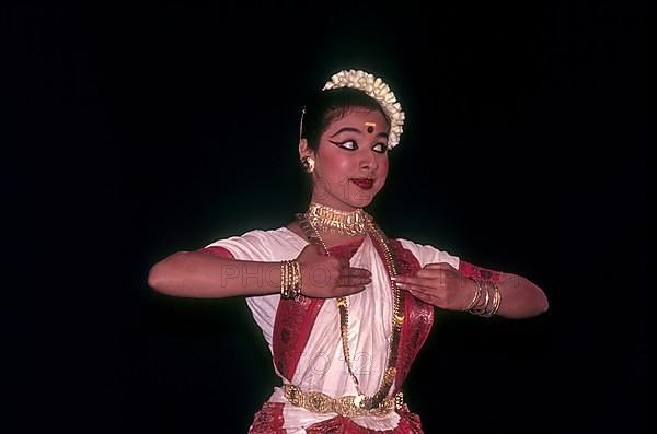 Mohiniyattam Mohiniattam